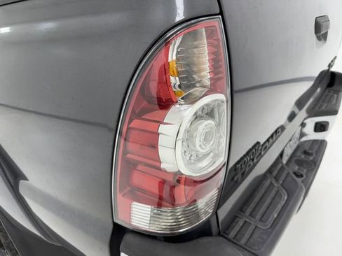 Used 2015 Toyota Tacoma PreRunner w/ SR5 Package image 12