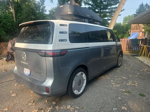 Used 2025 Volkswagen ID. Buzz 1st Edition AWD/4WD image 2
