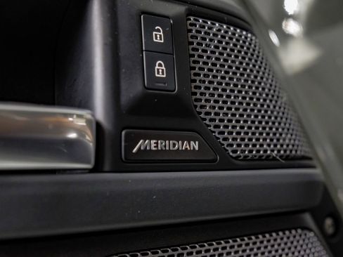 Used 2023 Land Rover Defender 110 X image 34