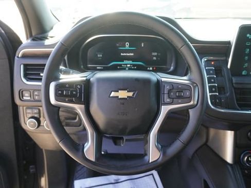 Used 2024 Chevrolet Suburban LT image 27
