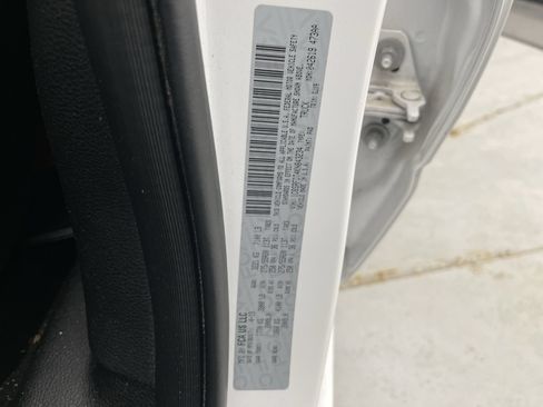 Used 2019 RAM 1500 Laramie AWD/4WD image 24