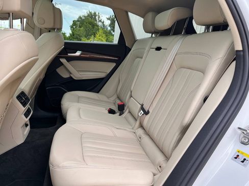 Used 2023 Audi Q5 2.0T Premium Plus w/ Premium Plus Package AWD/4WD image 21