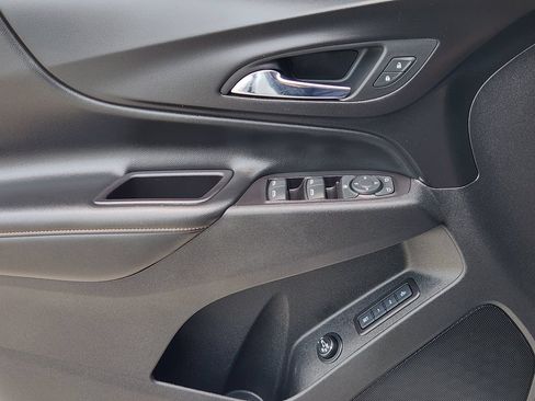 Used 2020 Chevrolet Equinox Premier FWD image 24