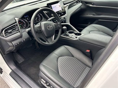 Used 2024 Toyota Camry SE image 13