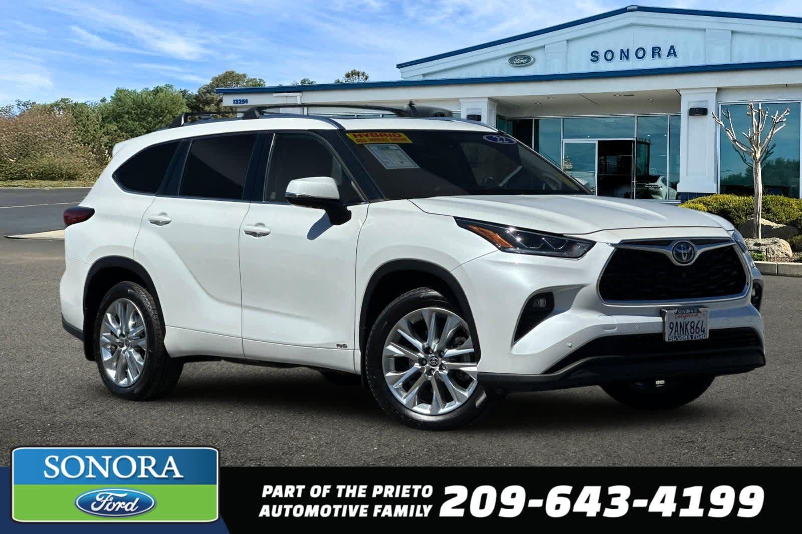 Used 2022 Toyota Highlander Limited AWD/4WD image 1