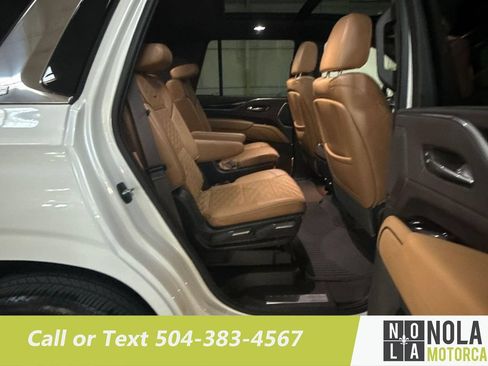 Used 2022 Cadillac Escalade Premium Luxury RWD image 31