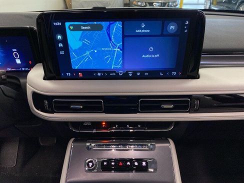 New 2026 Lincoln Aviator AWD w/ Jet Appearance Package image 23