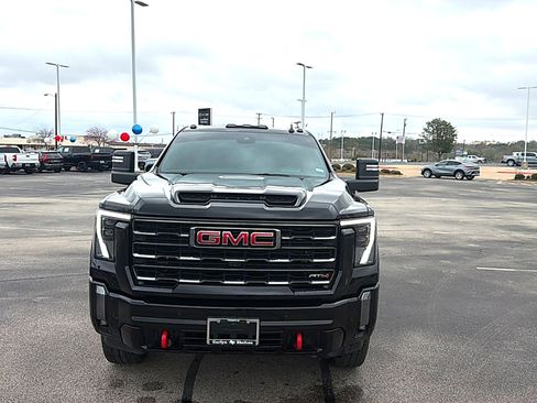 Used 2024 GMC Sierra 2500 AT4 w/ AT4 Premium Plus Package image 2