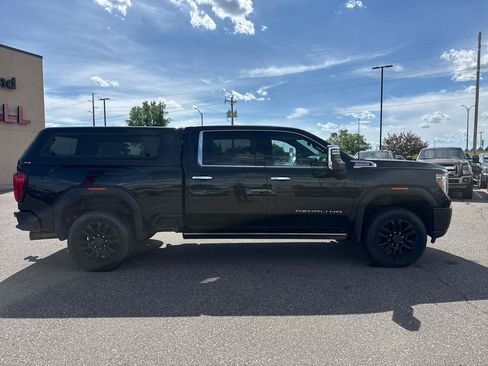 Used 2021 GMC Sierra 2500 Denali w/ Denali Black Diamond Edition AWD/4WD image 2