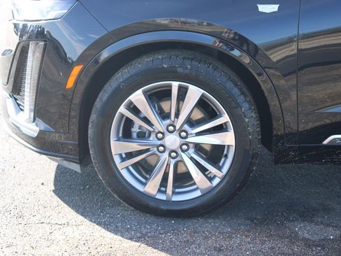 Used 2024 Cadillac XT6 Premium Luxury image 23