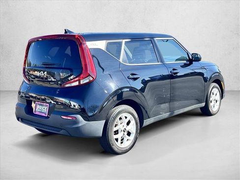 Used 2022 Kia Soul LX w/ Technology Package image 4