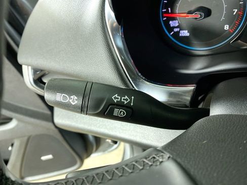 Used 2023 Chevrolet Traverse LT w/ LT Premium Package image 15