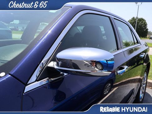 Used 2017 Chrysler 300 C AWD/4WD image 13