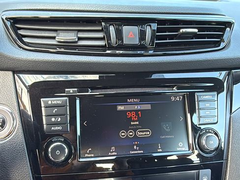 Certified 2022 Nissan Rogue Sport SV w/ Technology Package image 13