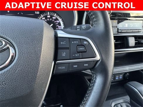 Certified 2022 Toyota Highlander XLE image 31