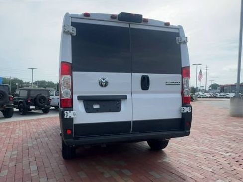 Used 2025 RAM ProMaster 2500 FWD image 9