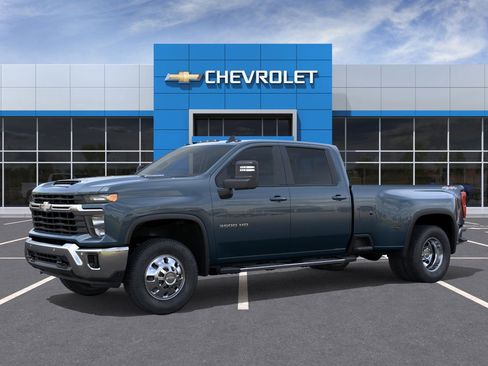 New 2026 Chevrolet Silverado 3500 LT image 2
