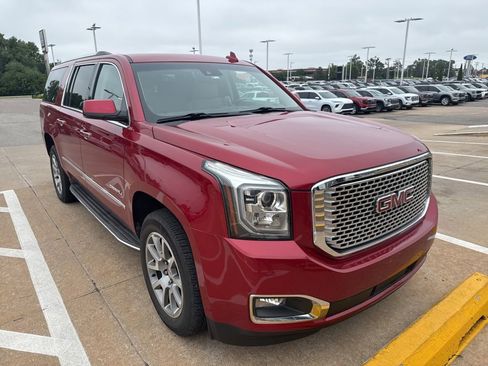 Used 2015 GMC Yukon XL Denali RWD image 3