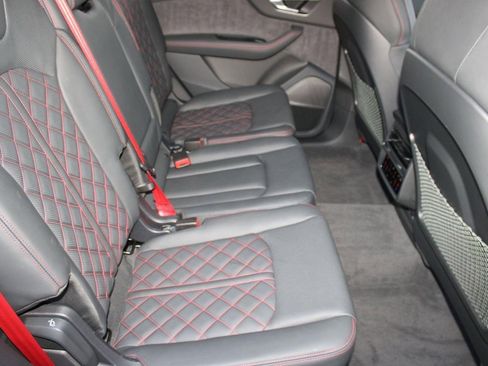 Used 2026 Audi SQ7 Prestige image 31