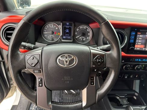 Used 2019 Toyota Tacoma TRD Off-Road image 18