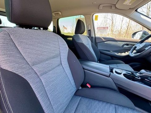 Used 2023 Nissan Rogue SV image 13