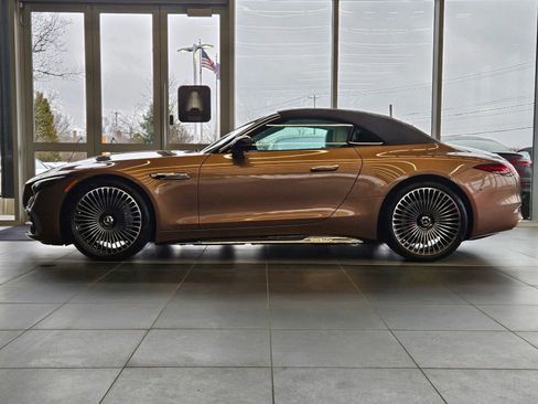 New 2026 Mercedes-Benz Maybach SL 680 image 9