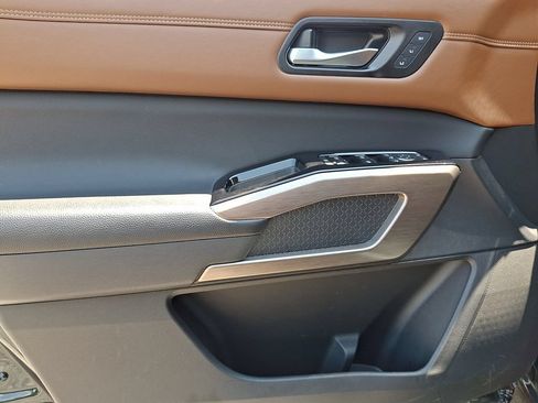 Certified 2023 Nissan Pathfinder Platinum AWD/4WD image 16