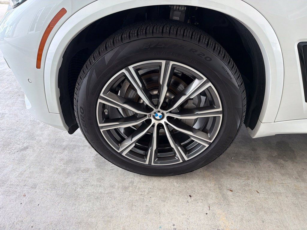 Used 2021 BMW X5 xDrive40i w/ M Sport Package AWD/4WD image 15