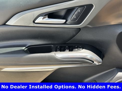 Used 2025 Chevrolet Traverse LT FWD image 22