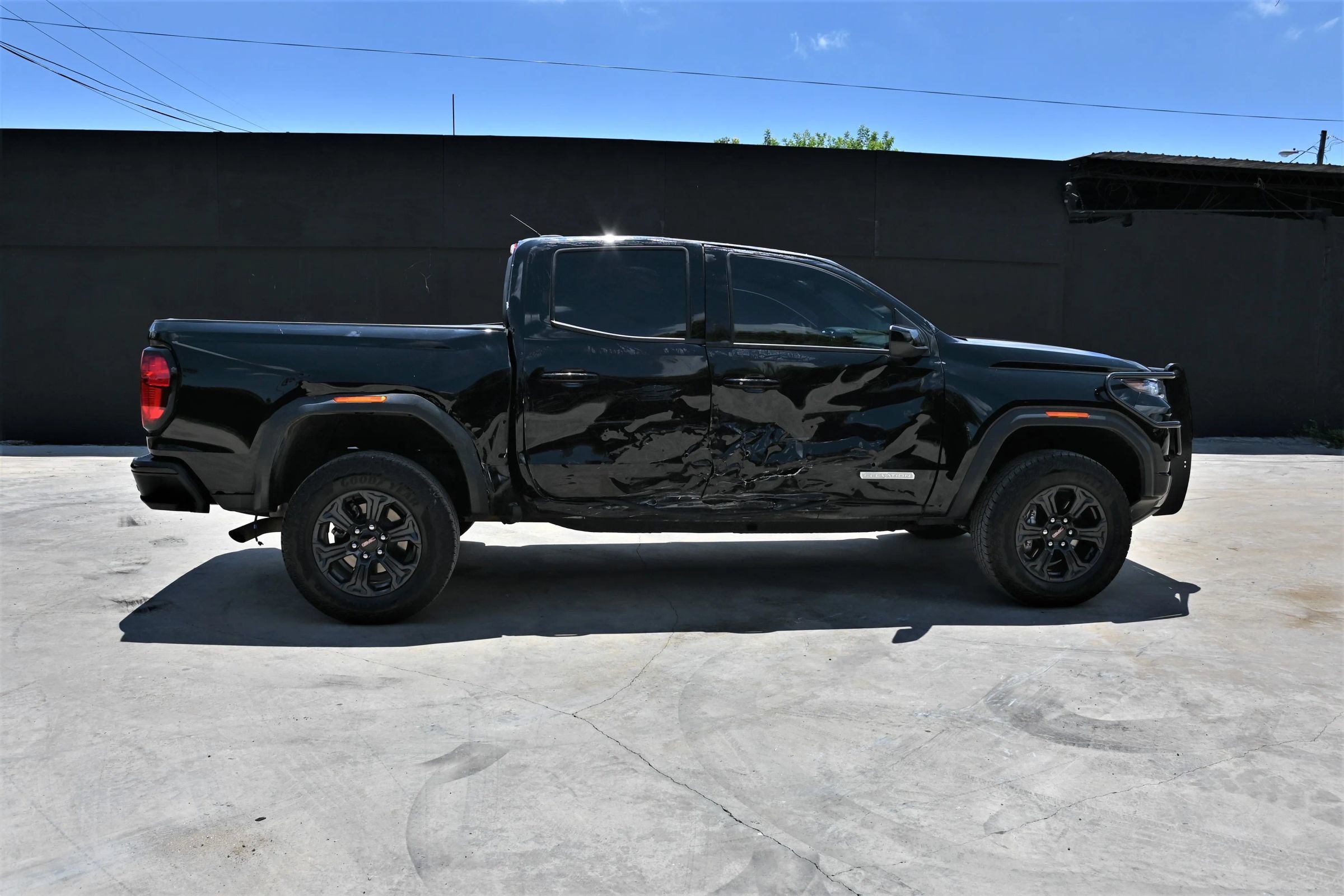 Used 2024 GMC Canyon Elevation w/ Elevation Premium Package RWD image 6