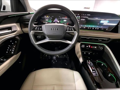 Certified 2025 Audi Q5 Premium w/ Convenience Package AWD/4WD image 8
