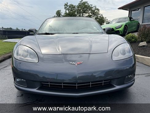 Used 2009 Chevrolet Corvette Coupe w/ Preferred Equipment Group RWD image 3