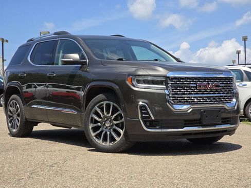 Used 2020 GMC Acadia Denali w/ Denali Ultimate Package AWD/4WD image 2