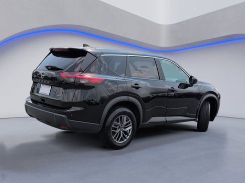 Used 2024 Nissan Rogue S AWD/4WD image 4