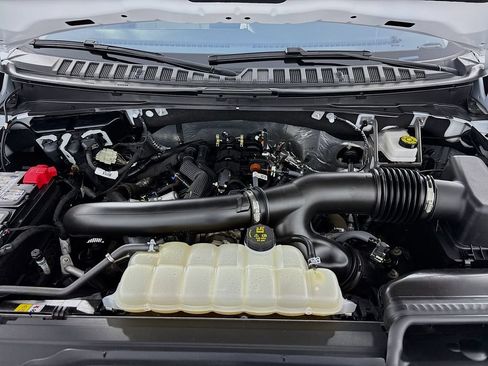 Used 2025 Ford Expedition Active AWD/4WD image 32