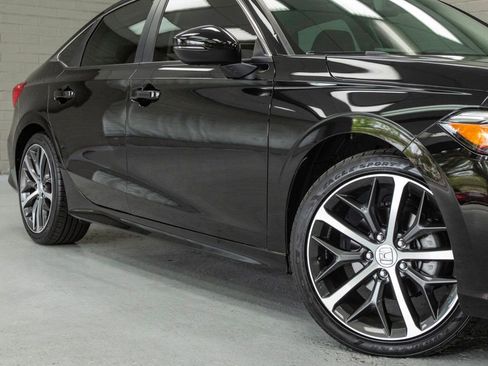 Used 2022 Honda Civic Touring image 7