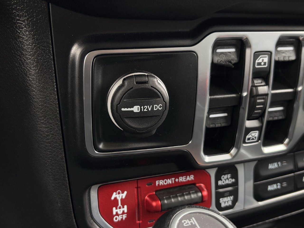 Used 2024 Jeep Wrangler Unlimited Rubicon AWD/4WD image 22