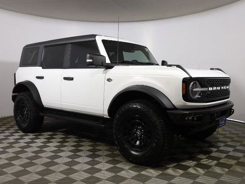 Certified 2022 Ford Bronco Wildtrak image 4