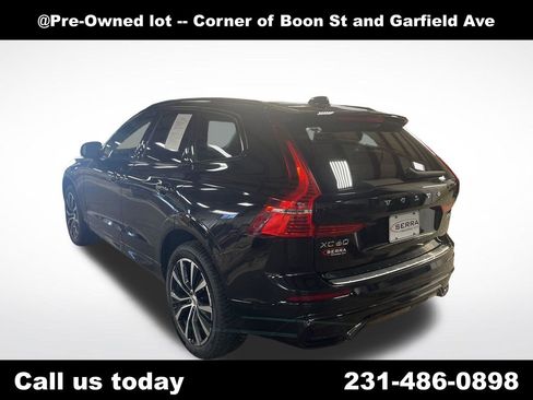 Used 2023 Volvo XC60 B5 Plus w/ Climate Package AWD/4WD image 10