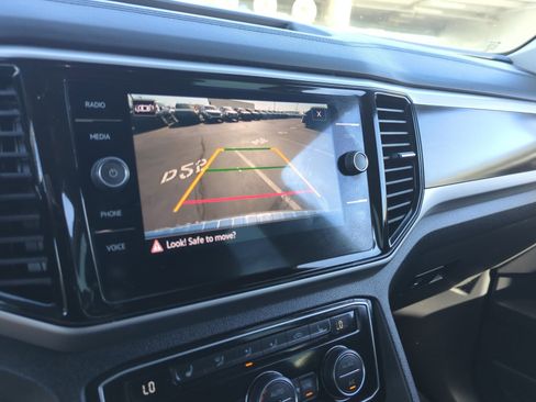 Certified 2022 Volkswagen Atlas SE image 26