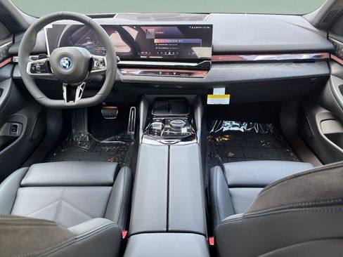Used 2026 BMW i5 eDrive40 w/ M Sport Package RWD image 7