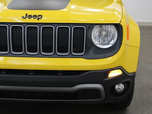 Used 2023 Jeep Renegade Latitude AWD/4WD image 8