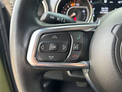 Used 2023 Jeep Wrangler Unlimited Sahara w/ Altitude image 18