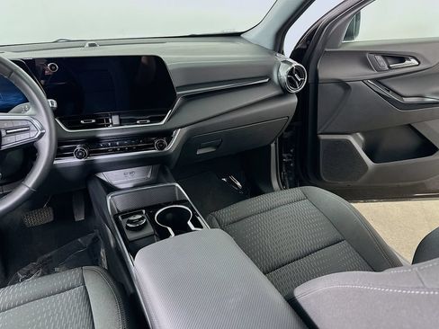 Used 2026 Chevrolet Equinox LT FWD image 19