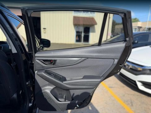 Used 2020 Subaru Crosstrek 2.0i Premium AWD/4WD image 18