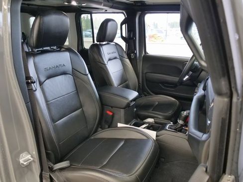 Used 2021 Jeep Wrangler Unlimited Sahara w/ Cold Weather Group image 15