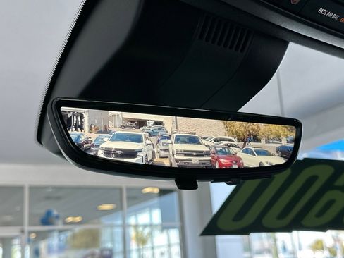 Used 2025 Chevrolet Silverado 1500 ZR2 w/ Technology Package image 26