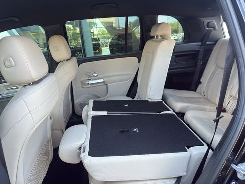 Used 2021 Mercedes-Benz GLB 250 image 8