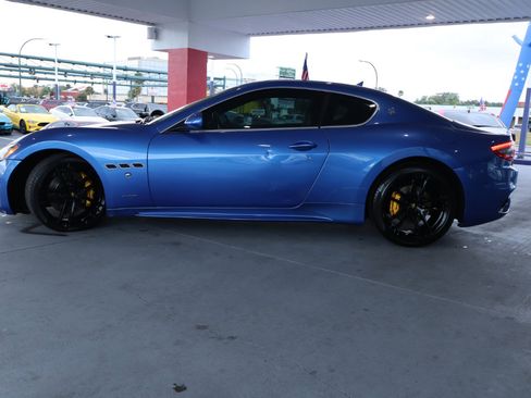 Used 2018 Maserati GranTurismo Sport image 11