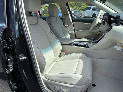 New 2026 Genesis G70 2.5T Prestige image 24